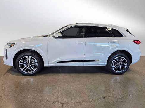 Used 2025 Audi Q5 Premium w/ Convenience Package AWD/4WD image 4