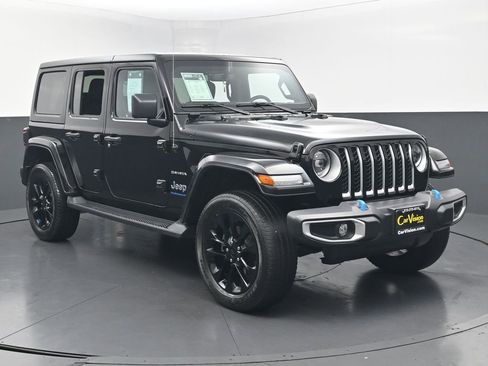 Used 2023 Jeep Wrangler Unlimited Sahara w/ Cold Weather Group AWD/4WD image 3