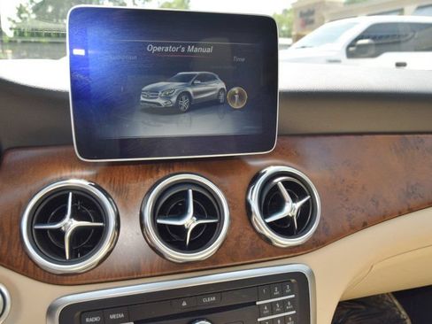Used 2019 Mercedes-Benz GLA 250 4MATIC image 26