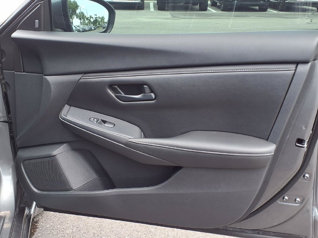 Used 2025 Nissan Sentra S FWD image 13