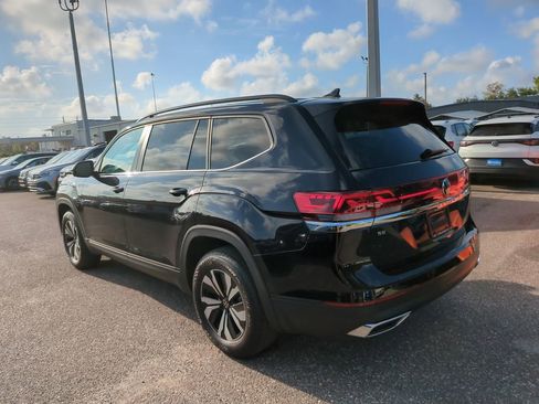 Used 2025 Volkswagen Atlas SE FWD image 4