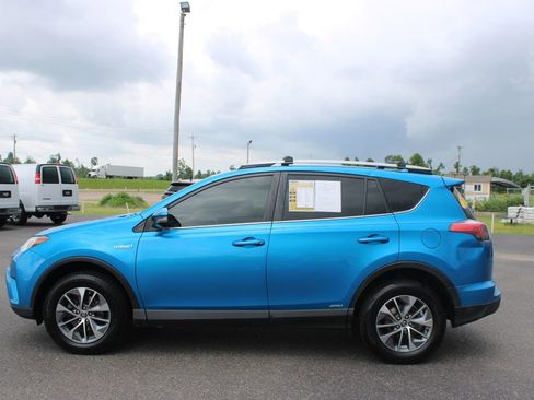Used 2018 Toyota RAV4 XLE AWD/4WD image 6