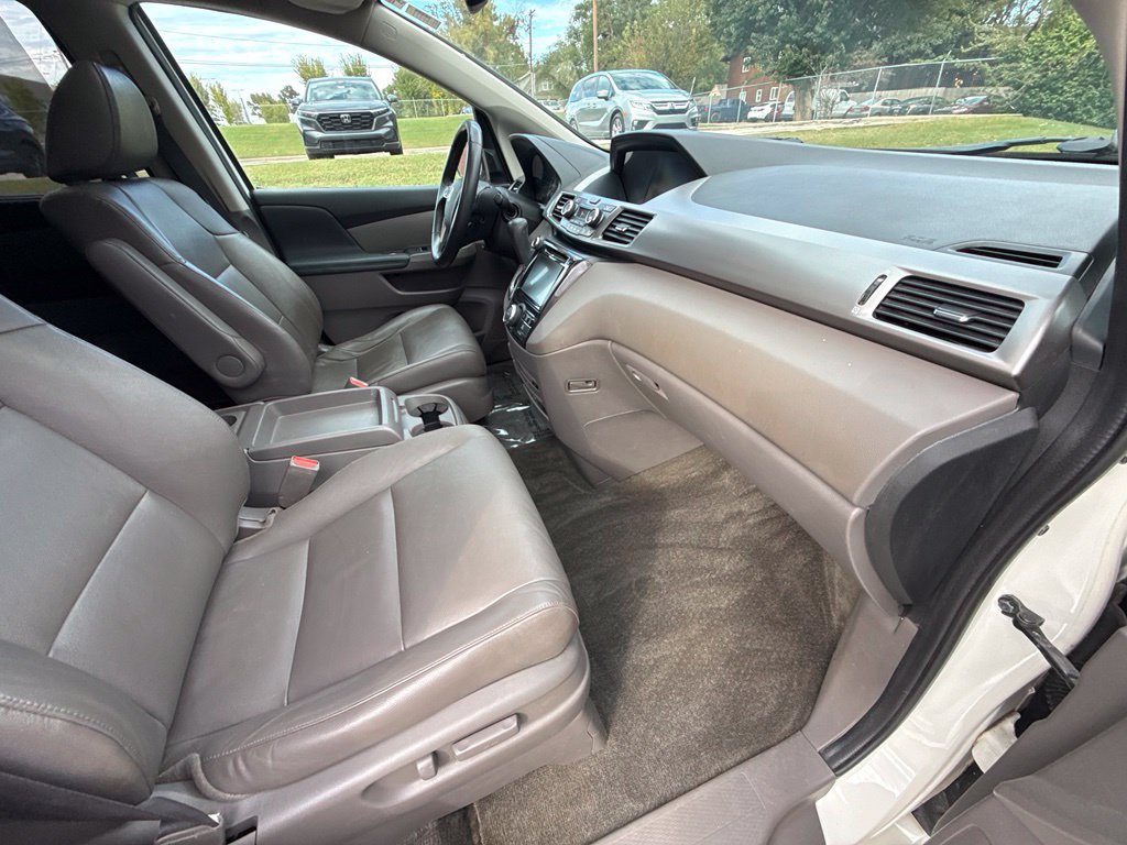 Used 2016 Honda Odyssey Touring Elite image 40