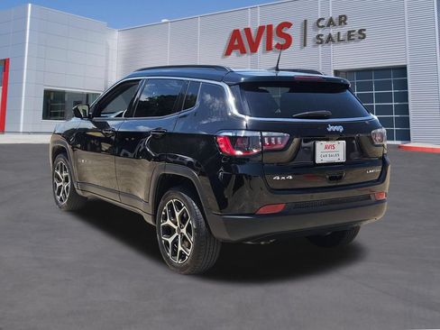 Used 2025 Jeep Compass Limited AWD/4WD image 3