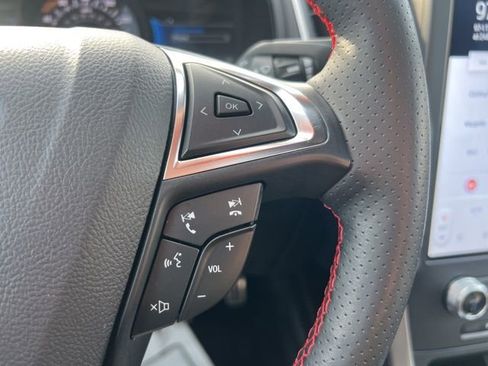 Certified 2024 Ford Edge ST-Line image 9