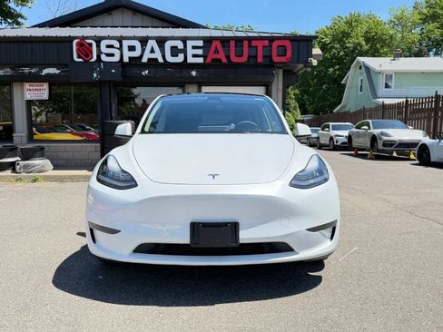 Used 2023 Tesla Model Y Long Range AWD/4WD image 2