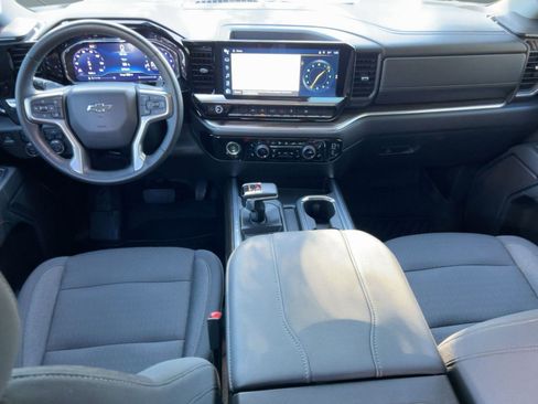 Used 2024 Chevrolet Silverado 1500 RST image 15