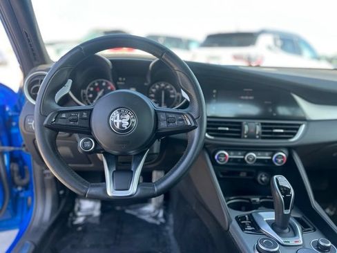 Used 2023 Alfa Romeo Giulia Veloce RWD image 13
