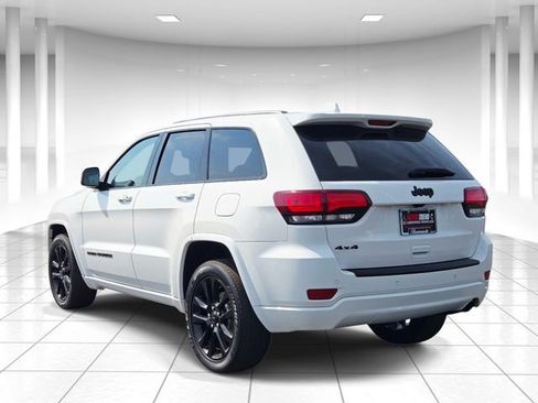 Used 2020 Jeep Grand Cherokee Altitude AWD/4WD image 3