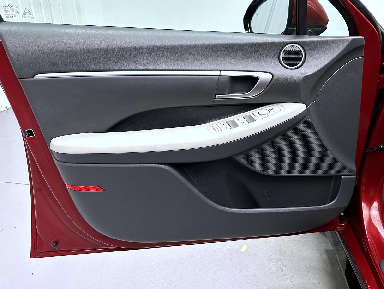 Used 2025 Hyundai Sonata SEL FWD image 9