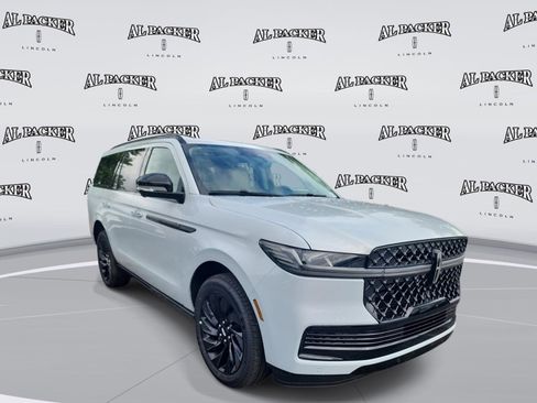 New 2026 Lincoln Navigator Reserve AWD/4WD image 7