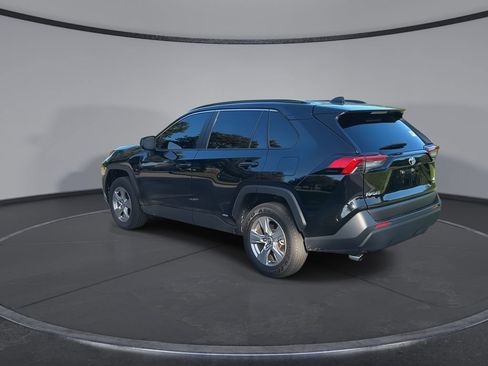 Certified 2025 Toyota RAV4 LE AWD/4WD image 6