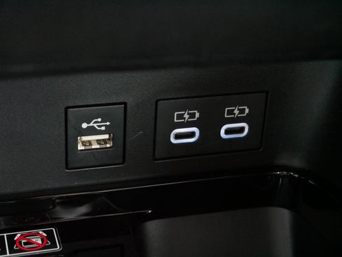 Used 2025 Toyota Camry XSE image 29