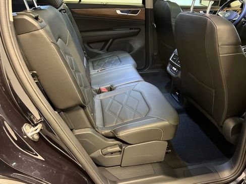 Certified 2025 Volkswagen Atlas SE FWD image 13
