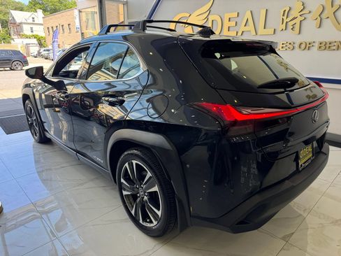 Used 2021 Lexus UX 250h w/ Accessory Package (Z2) AWD/4WD image 5