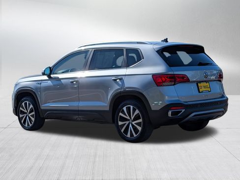 Certified 2023 Volkswagen Taos SE w/ Panoramic Sunroof Package AWD/4WD image 5