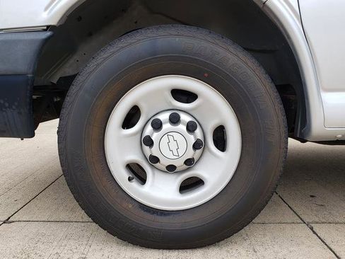 Used 2016 Chevrolet Express 2500 LS image 27