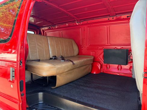 Used 2002 Ford E-350 and Econoline 350 Super Duty RWD image 17