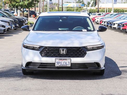 Certified 2025 Honda Accord SE image 2