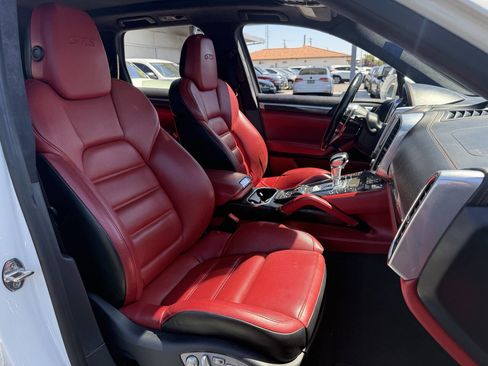 Used 2018 Porsche Cayenne GTS AWD/4WD image 16
