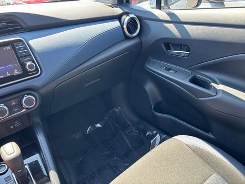Used 2025 Nissan Versa SV FWD image 33