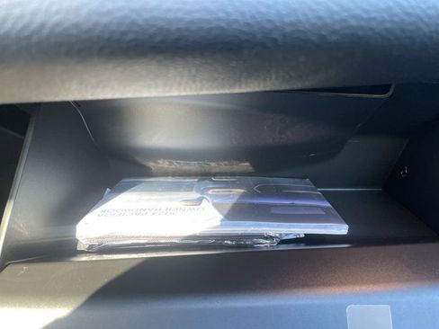 Used 2024 Chrysler Pacifica Limited w/ Uconnect Theater Family Group image 16