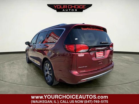 Used 2017 Chrysler Pacifica Limited w/ UConnect Theater Package image 3