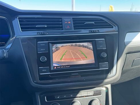 Used 2022 Volkswagen Tiguan S image 17