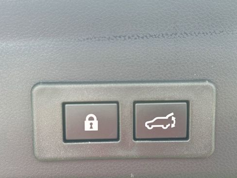 Used 2025 Subaru Ascent Premium AWD/4WD image 19