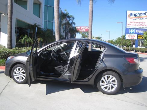Used 2013 MAZDA MAZDA3 i Touring FWD image 12