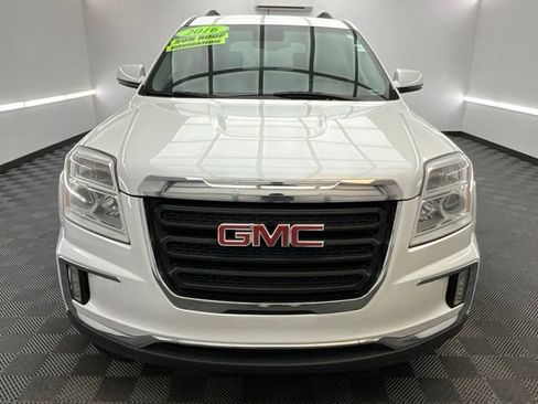 Used 2016 GMC Terrain SLE w/ Driver Alert Package I FWD image 2