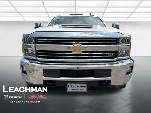 Used 2019 Chevrolet Silverado 3500 4x4 Crew Cab LTZ DRW w/ Duramax Plus Package image 8