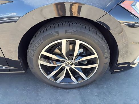 Used 2025 Volkswagen Jetta SE w/ Sunroof Package FWD image 10
