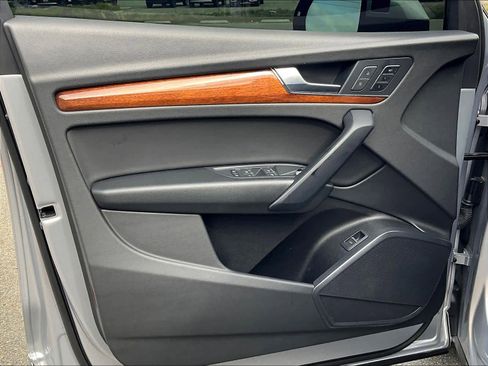 Used 2022 Audi Q5 2.0T Premium w/ Convenience Package image 21