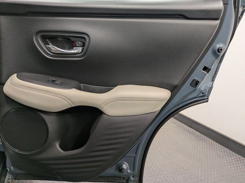 Used 2023 Honda HR-V LX image 25