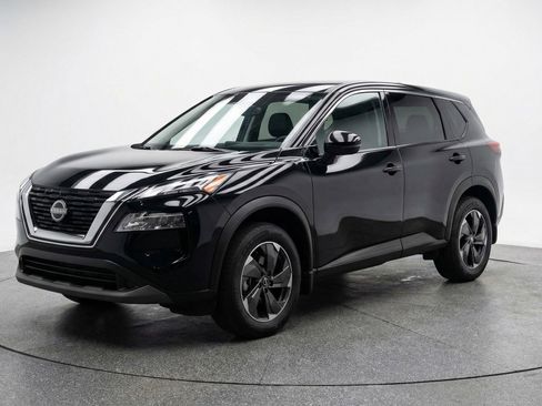 Used 2025 Nissan Rogue SV FWD image 2