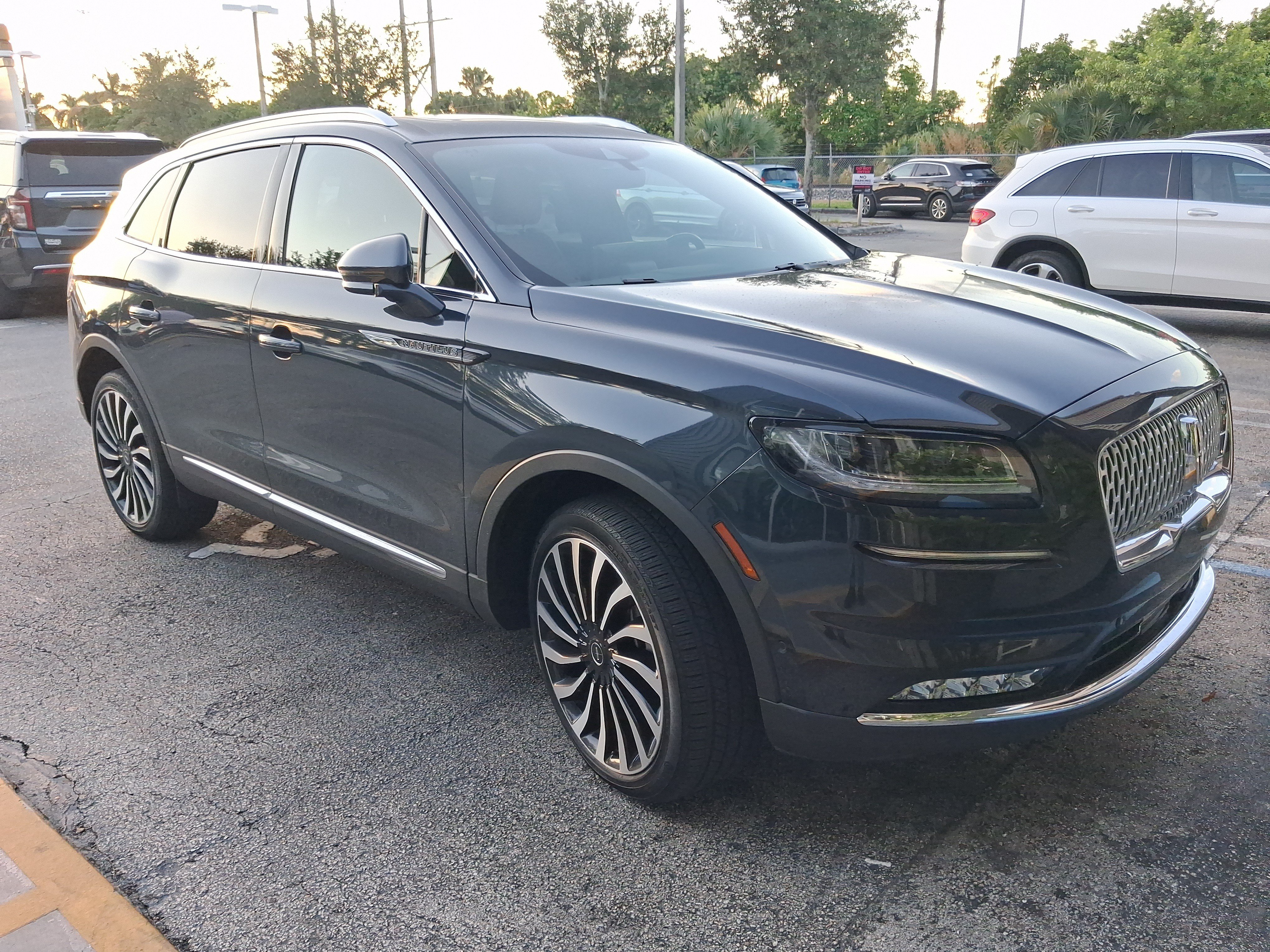Certified 2023 Lincoln Nautilus Black Label w/ Cargo Utility Package AWD/4WD image 2