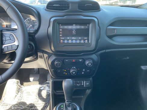 Used 2020 Jeep Renegade Sport w/ Sport Appearance Group FWD image 12