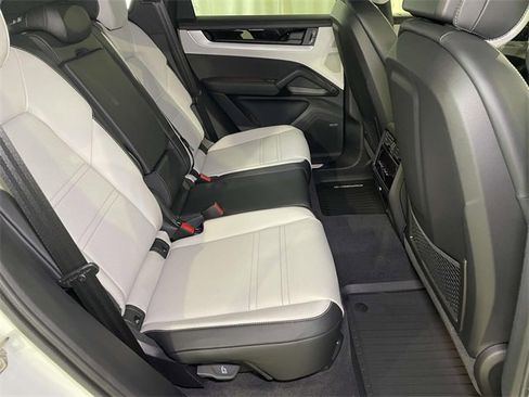 New 2026 Porsche Cayenne image 22