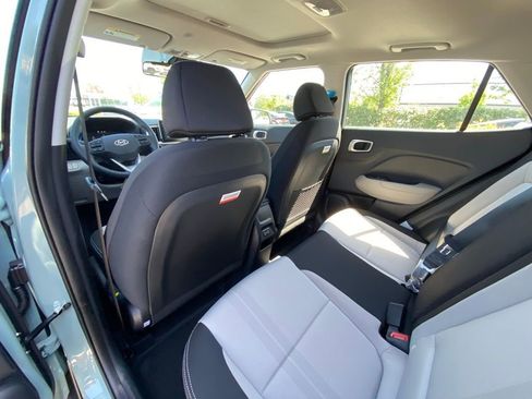 New 2026 Hyundai Venue SEL FWD image 31