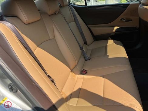Used 2019 Lexus ES 350 w/ Accessory Package 2 FWD image 24