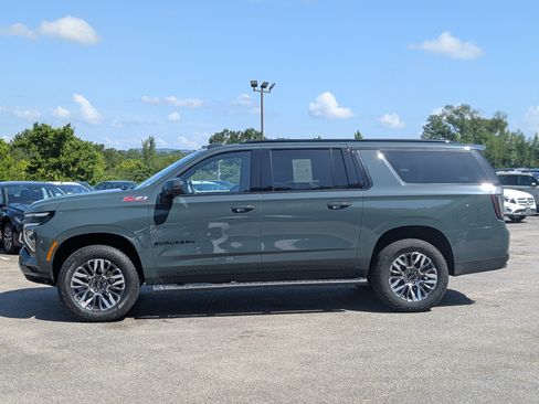 Used 2026 Chevrolet Suburban Z71 w/ Comfort Package AWD/4WD image 6