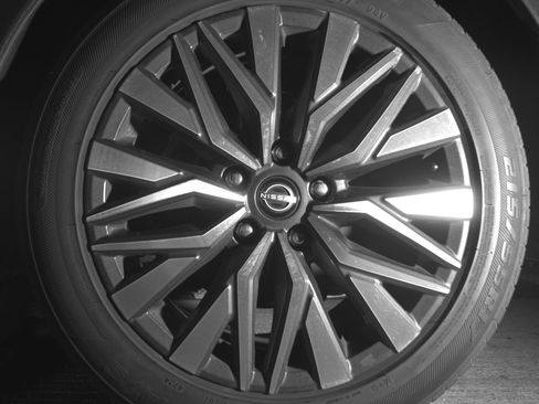 Used 2024 Nissan Altima 2.5 SV FWD image 14