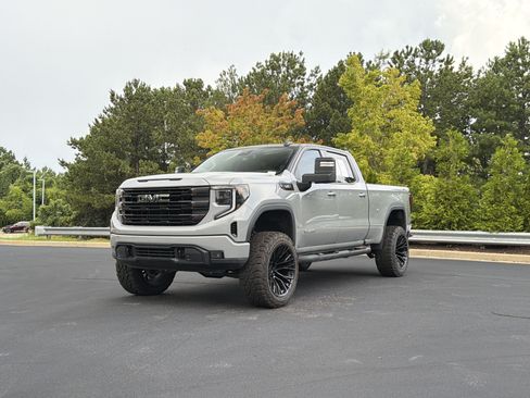 Used 2024 GMC Sierra 1500 Elevation AWD/4WD image 13