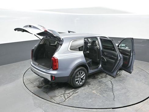 Used 2024 Kia Telluride LX image 35