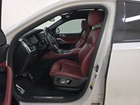 Used 2021 BMW X6 M50i AWD/4WD image 8