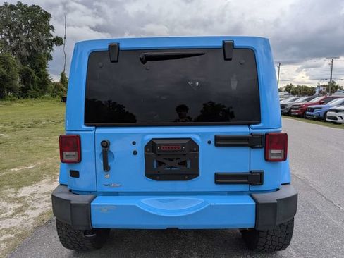Used 2018 Jeep Wrangler Unlimited Sahara w/ Connectivity Group AWD/4WD image 4