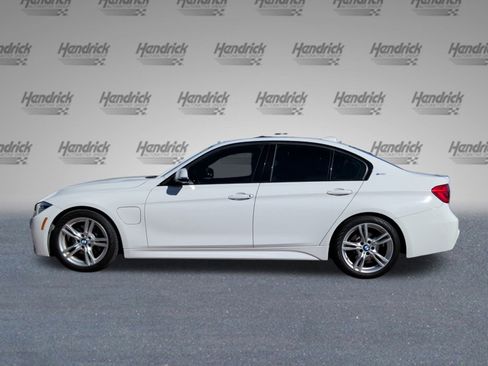 Used 2018 BMW 330e w/ M Sport Package image 10