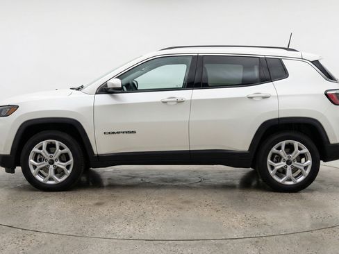 Used 2025 Jeep Compass Latitude image 5