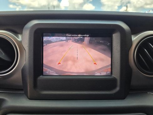 Used 2021 Jeep Wrangler Unlimited Sport AWD/4WD image 17